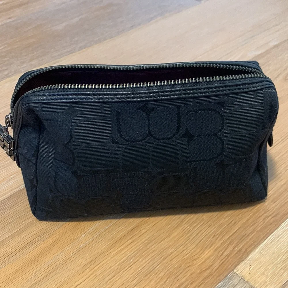 BCBGMaxAzria logo zippered cosmetic bag black